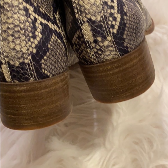Madewell Snakeskin Chelsea Boot - Picture 6 of 8